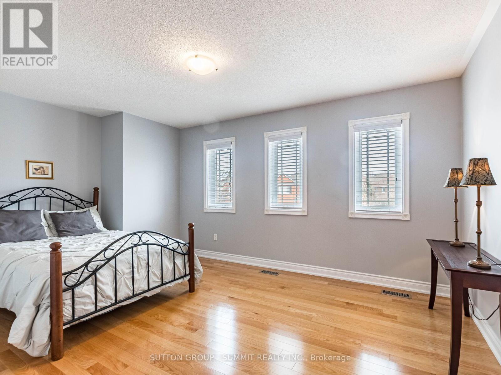 5437 Middleport Crescent, Mississauga, ON - Indoor Photo Showing Bedroom