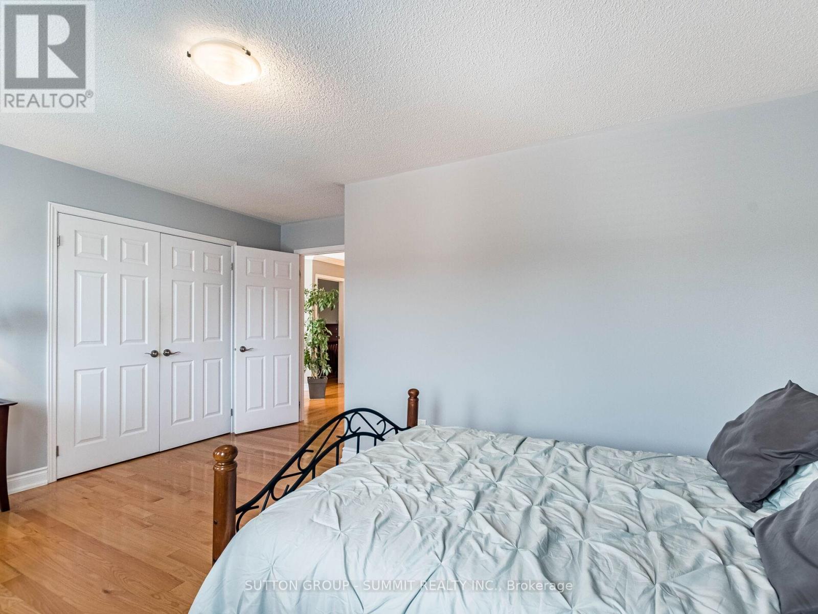 5437 Middleport Crescent, Mississauga, ON - Indoor Photo Showing Bedroom