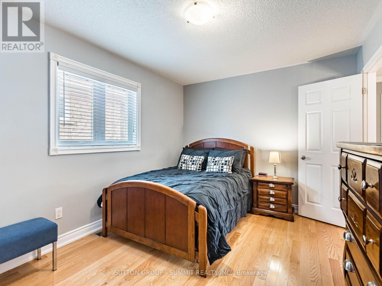 5437 Middleport Crescent, Mississauga, ON - Indoor Photo Showing Bedroom