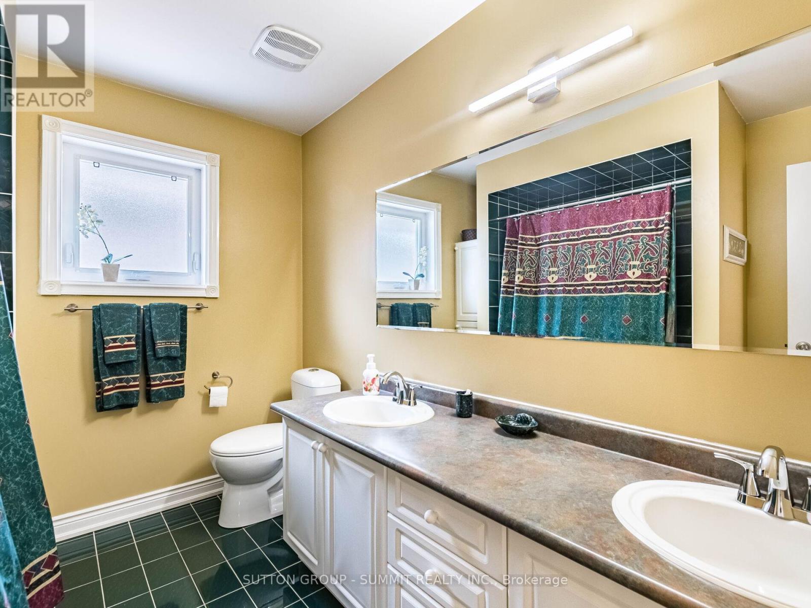 5437 Middleport Crescent, Mississauga, ON - Indoor Photo Showing Bathroom