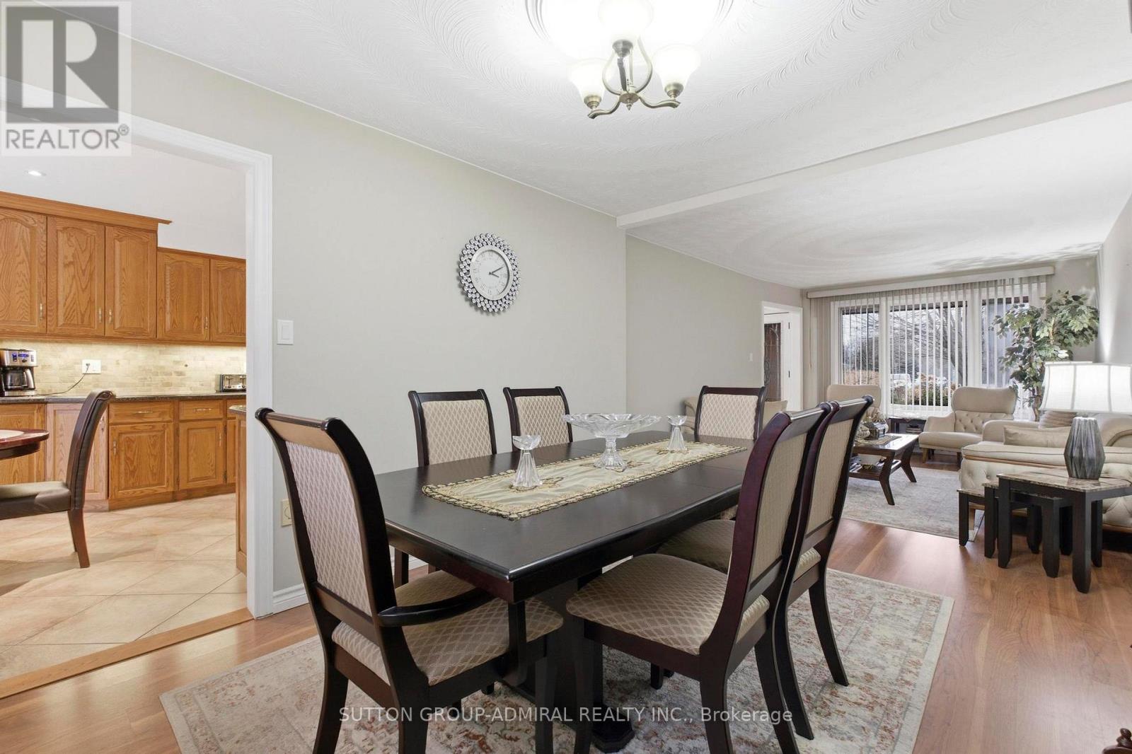47 Sandy Drive, Hamilton, ON - Indoor Photo Showing Dining Room