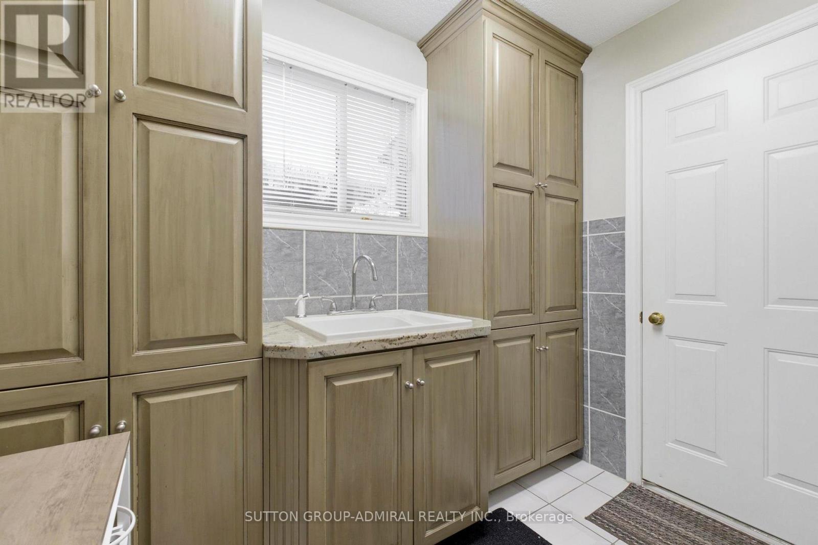 47 Sandy Drive, Hamilton, ON - Indoor