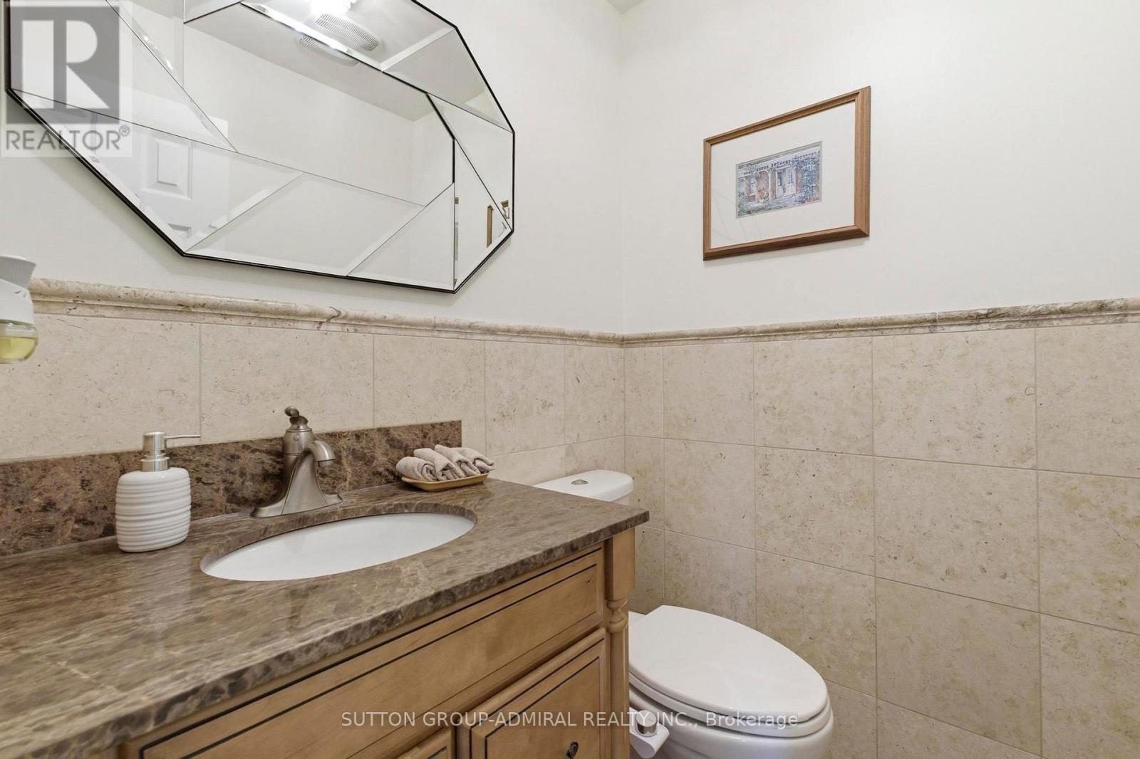 47 Sandy Drive, Hamilton, ON - Indoor Photo Showing Bathroom