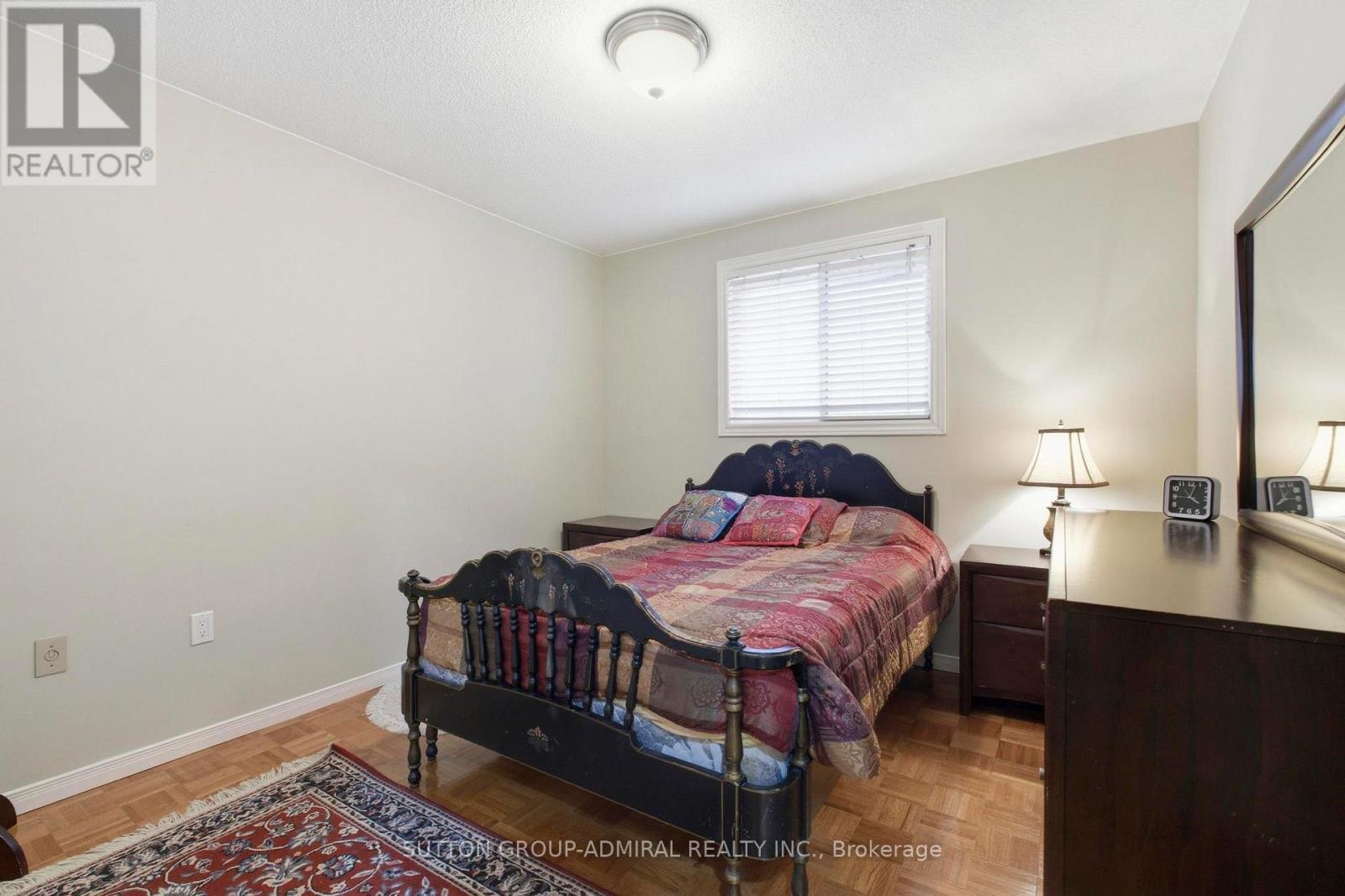 47 Sandy Drive, Hamilton, ON - Indoor Photo Showing Bedroom