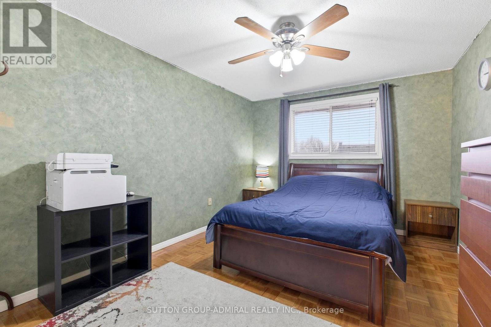 47 Sandy Drive, Hamilton, ON - Indoor Photo Showing Bedroom