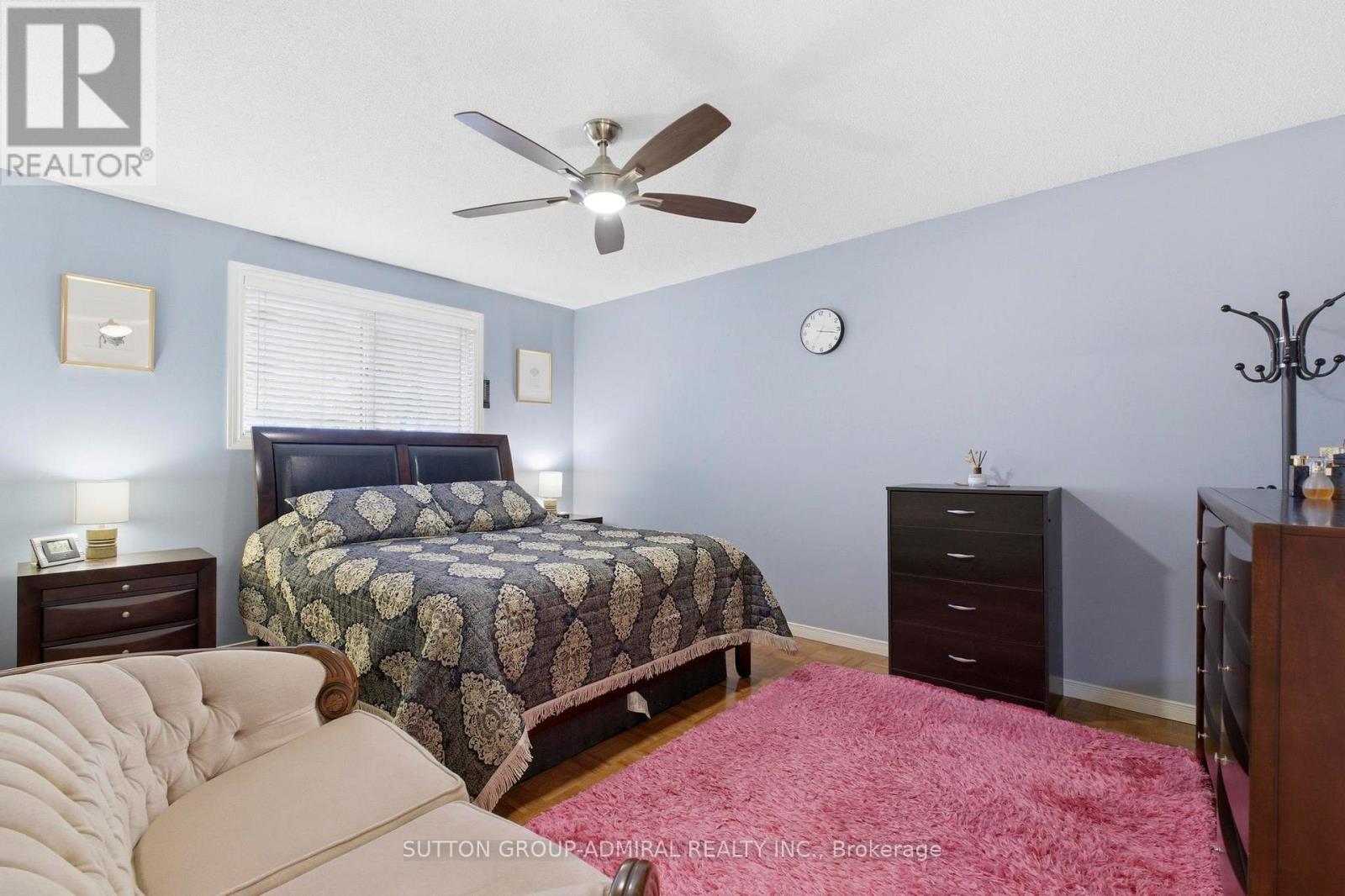 47 Sandy Drive, Hamilton, ON - Indoor Photo Showing Bedroom