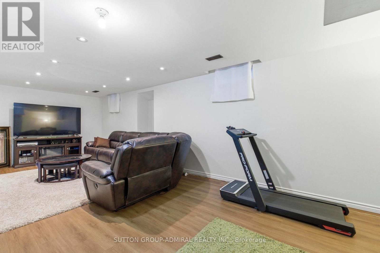 47 Sandy Drive, Hamilton, ON - Indoor Photo Showing Gym Room
