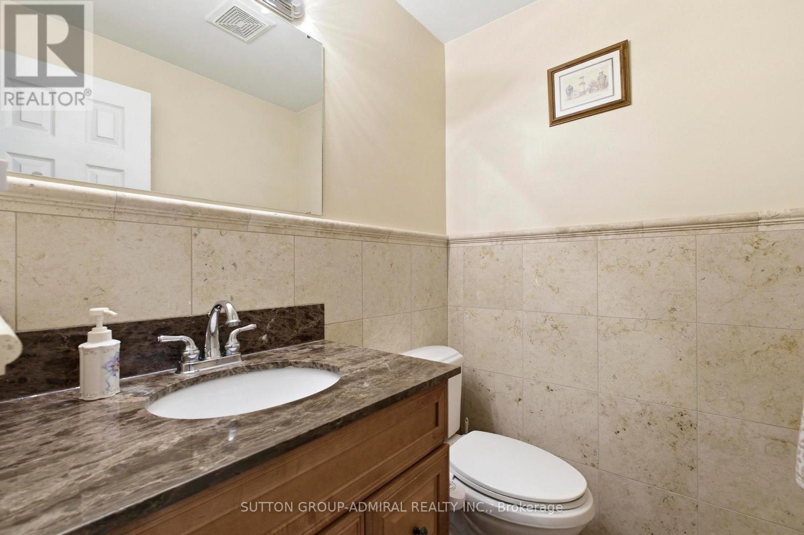 47 Sandy Drive, Hamilton, ON - Indoor Photo Showing Bathroom