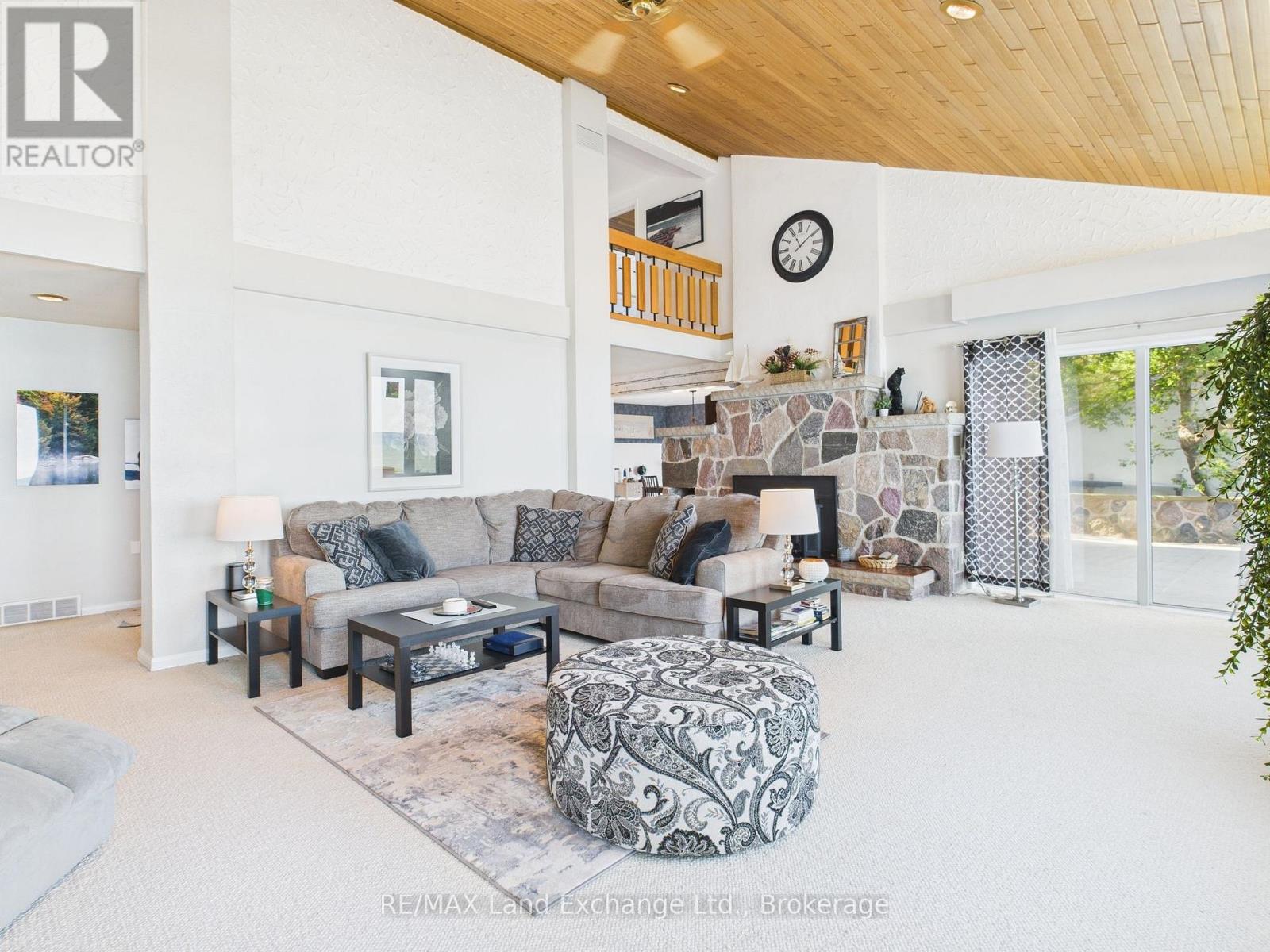 147 Goderich Street, Kincardine, ON - Indoor Photo Showing Living Room