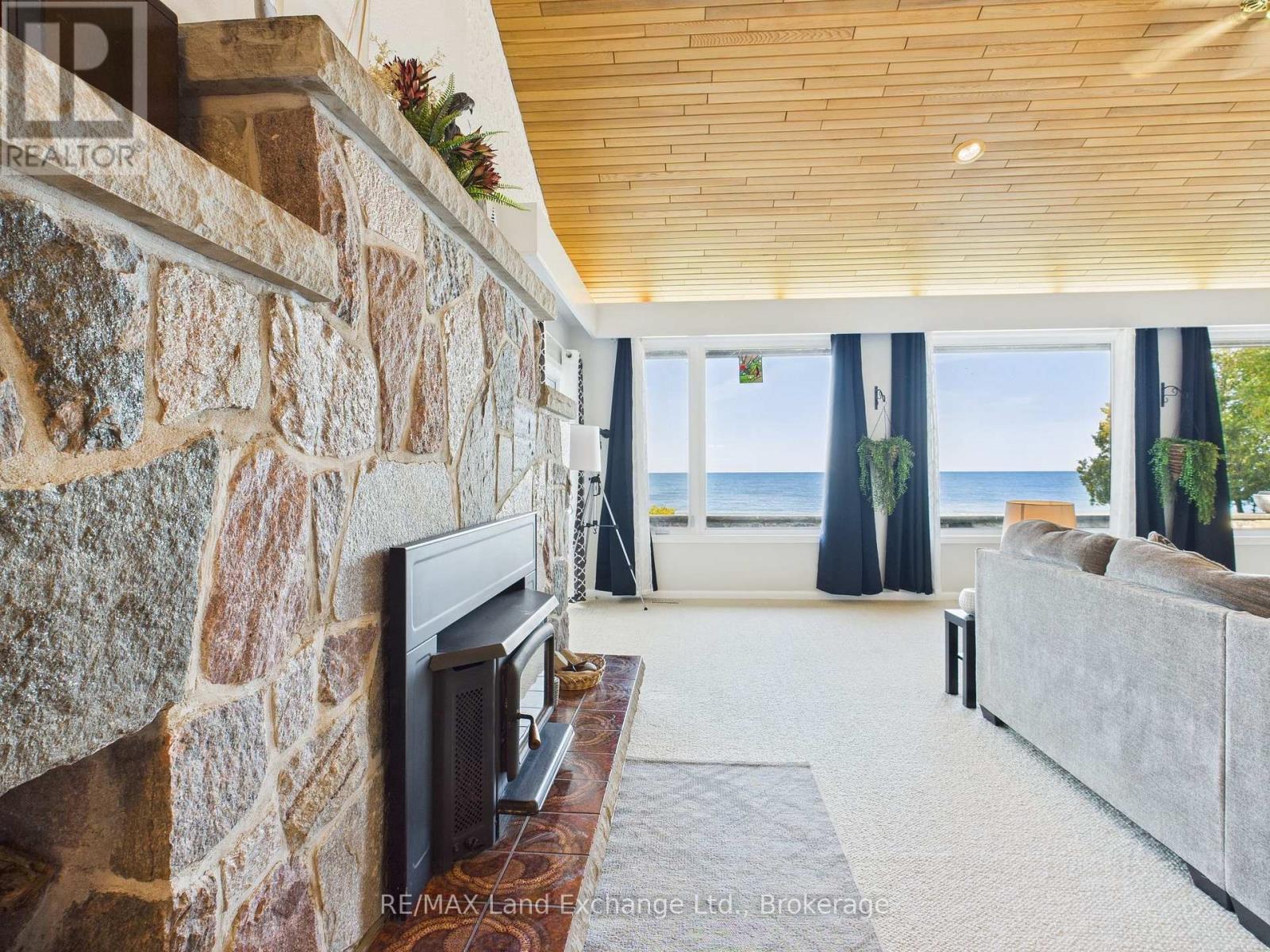 147 Goderich Street, Kincardine, ON - Indoor Photo Showing Other Room With Fireplace