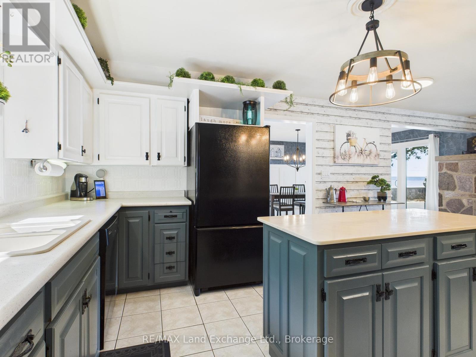 147 Goderich Street, Kincardine, ON - Indoor Photo Showing Kitchen
