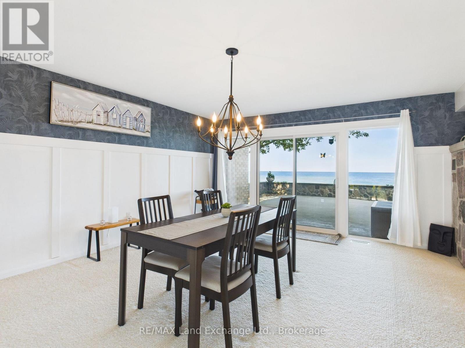 147 Goderich Street, Kincardine, ON - Indoor Photo Showing Dining Room