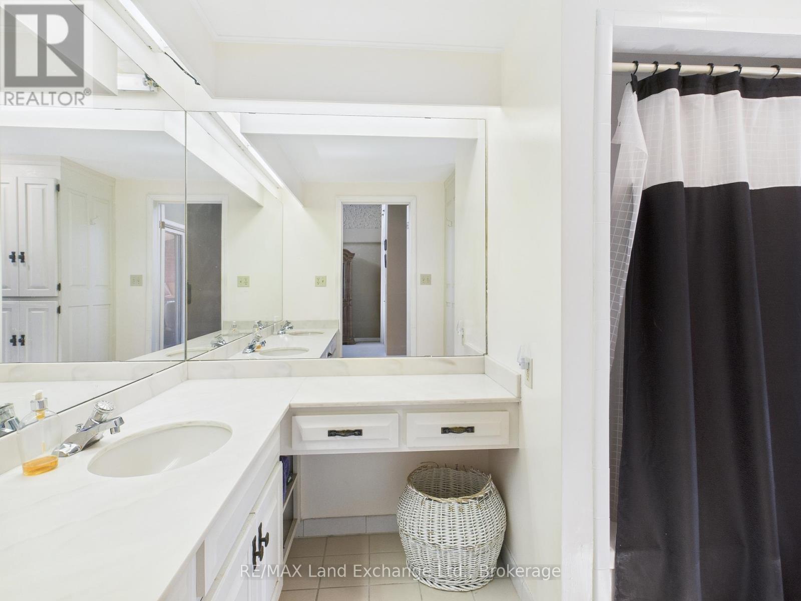 147 Goderich Street, Kincardine, ON - Indoor Photo Showing Bathroom