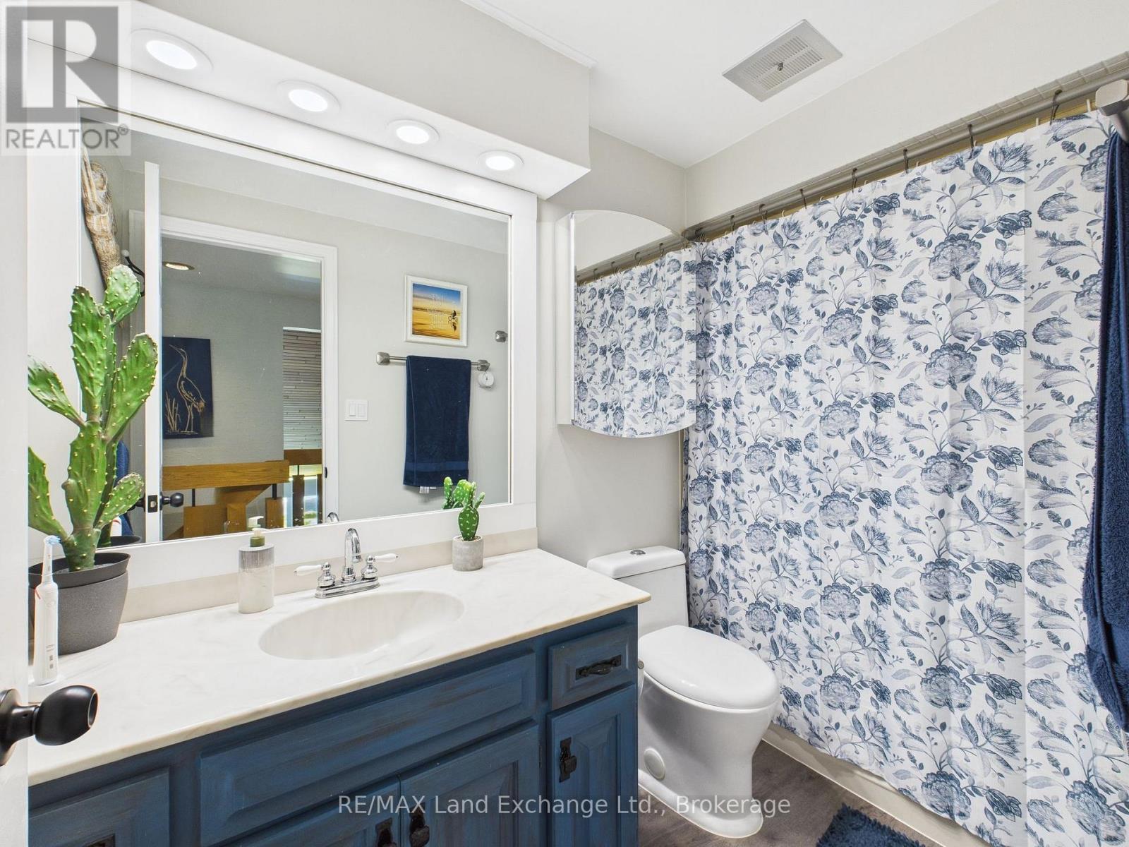 147 Goderich Street, Kincardine, ON - Indoor Photo Showing Bathroom