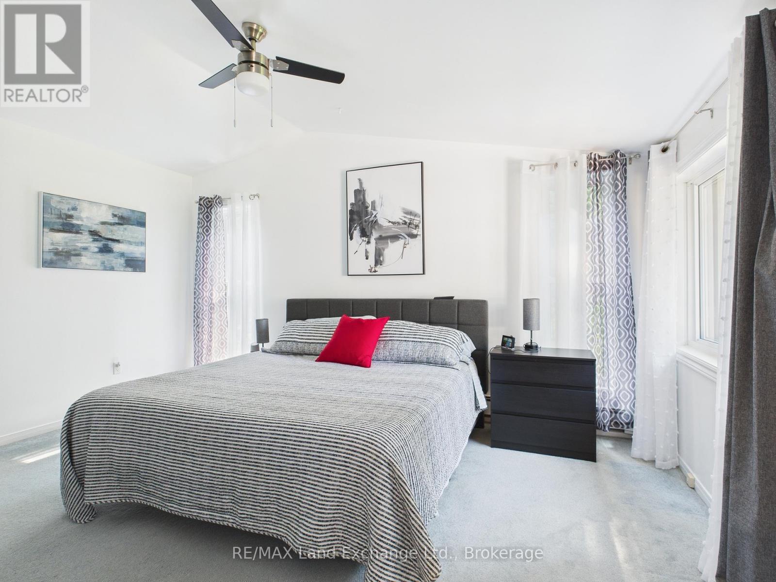 147 Goderich Street, Kincardine, ON - Indoor Photo Showing Bedroom