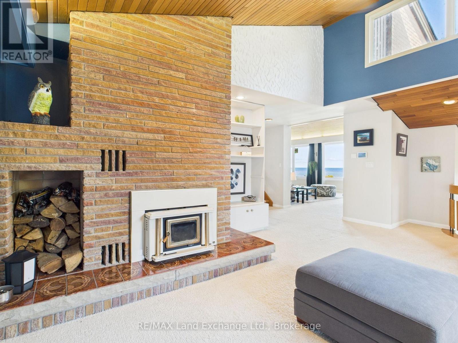 147 Goderich Street, Kincardine, ON - Indoor Photo Showing Living Room With Fireplace