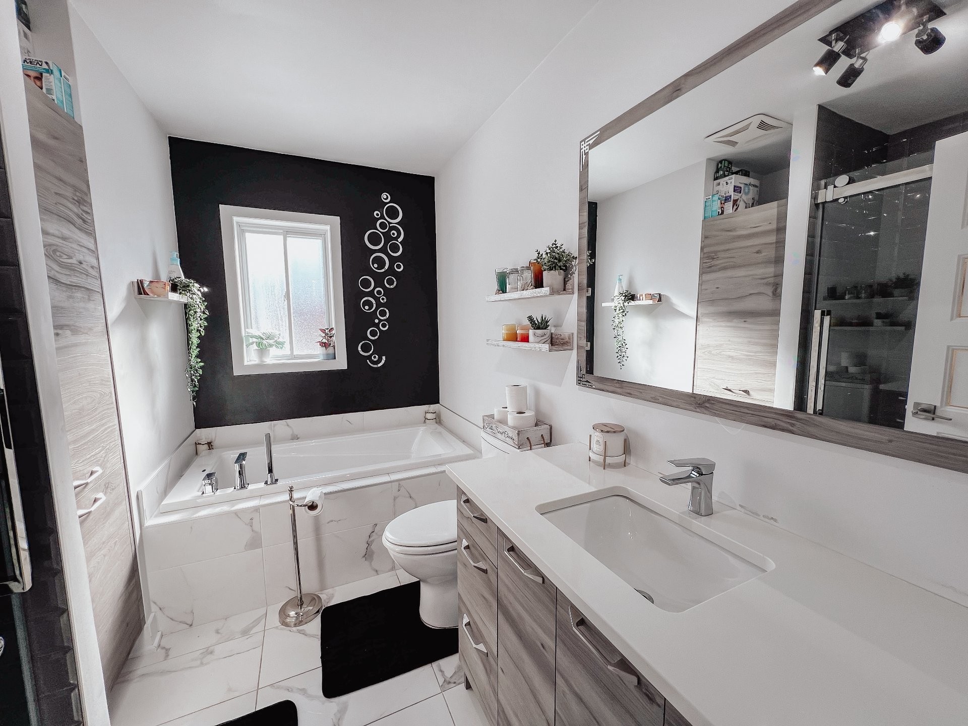 Salle de bains - 12 Rue Roger, Saint-Philippe, QC - Indoor Photo Showing Bathroom