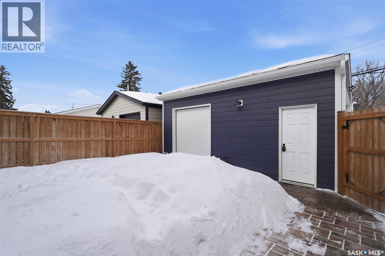 1041 4Th Street E, Saskatoon, SK - Outdoor With Exterior
