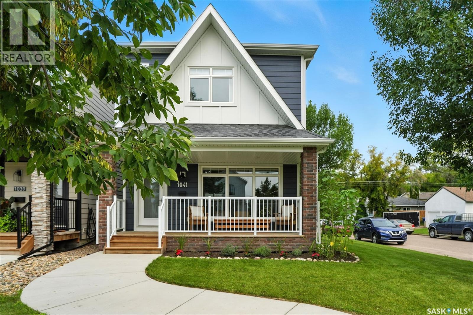 1041 4Th Street E, Saskatoon, SK - Outdoor With Deck Patio Veranda