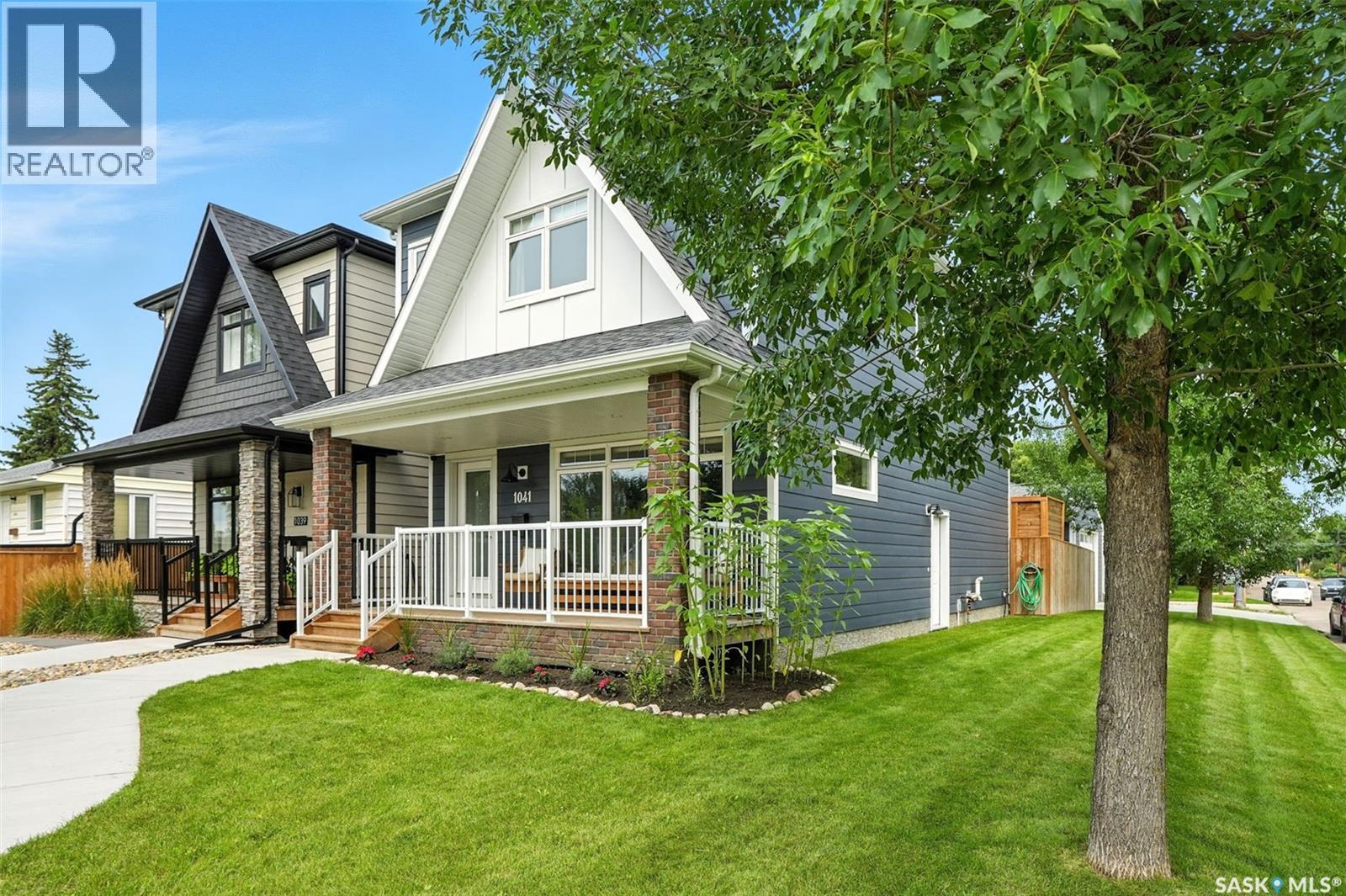 1041 4Th Street E, Saskatoon, SK - Outdoor With Deck Patio Veranda