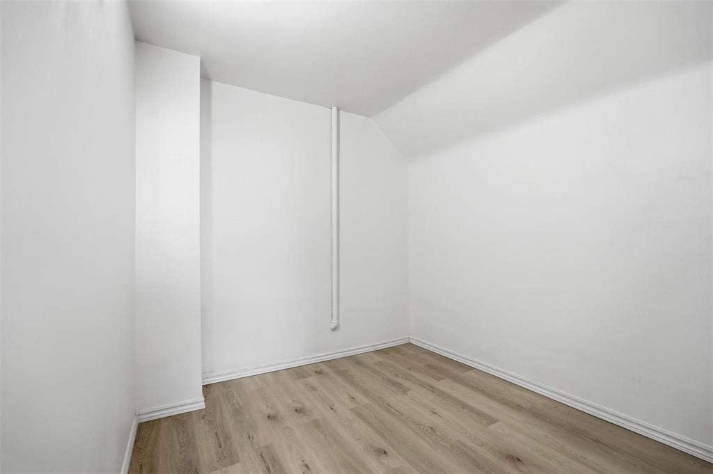 380 Tweed Avenue, Winnipeg, MB - Indoor Photo Showing Other Room