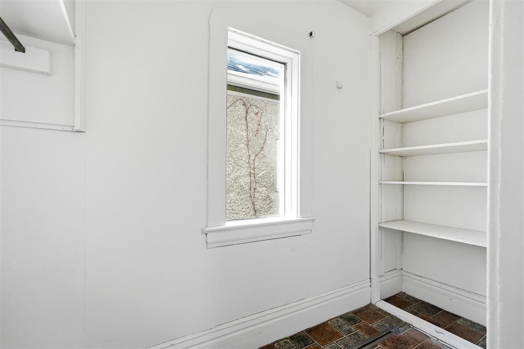 380 Tweed Avenue, Winnipeg, MB - Indoor