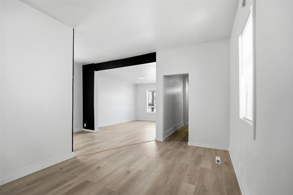 380 Tweed Avenue, Winnipeg, MB - Indoor Photo Showing Other Room
