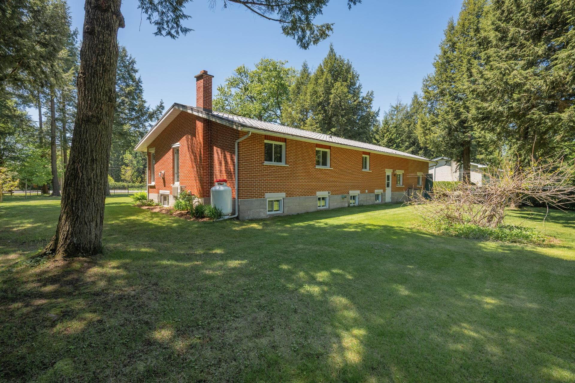 Face arrière - 216 Route 202 E., Bedford - Canton, QC - Outdoor