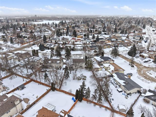 18 Edgemont Dr, Winnipeg, MB