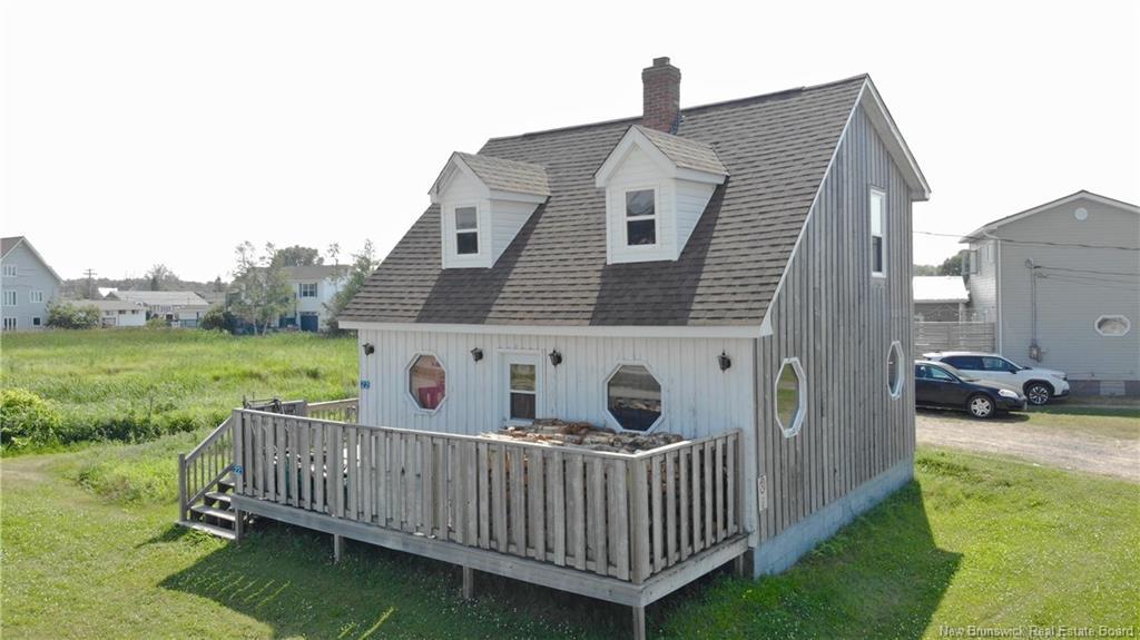 22 Beach St, Pointe-Du-Chêne, NB
