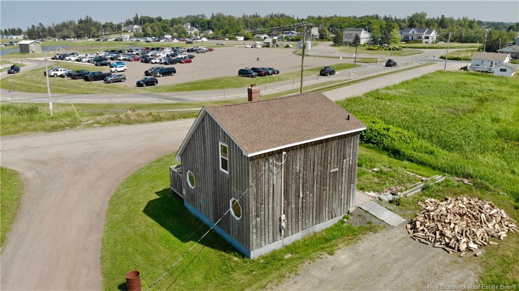 22 Beach St, Pointe-Du-Chêne, NB