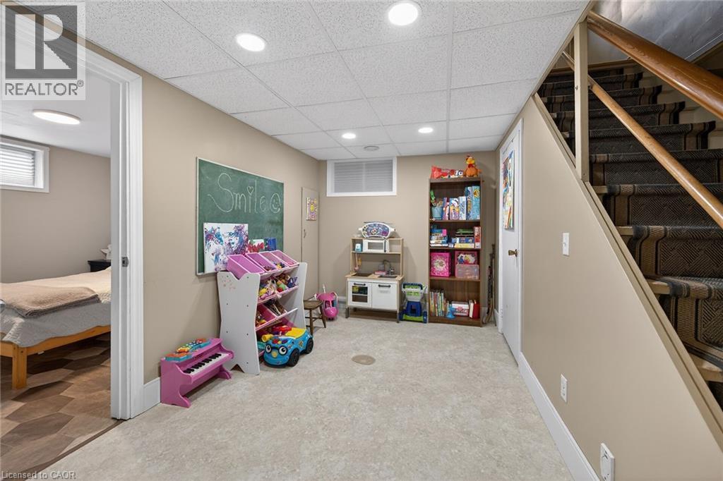 248 Seneca Avenue, Hamilton, ON - Indoor Photo Showing Basement