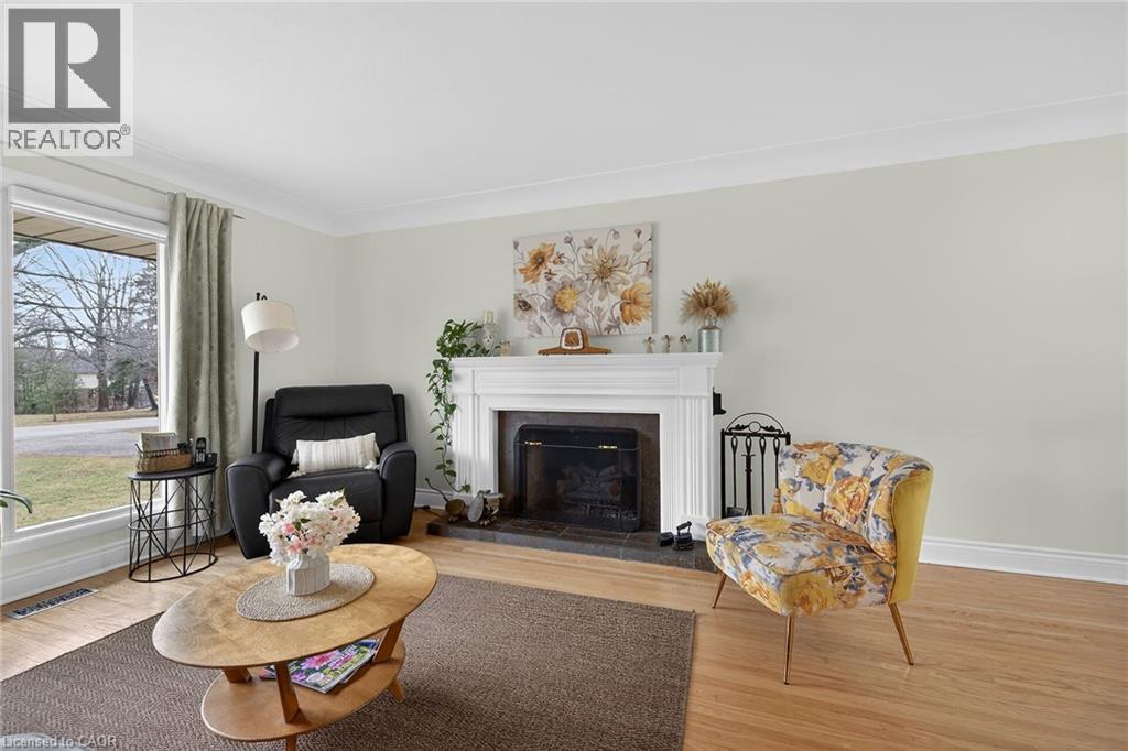 248 Seneca Avenue, Hamilton, ON - Indoor Photo Showing Living Room With Fireplace