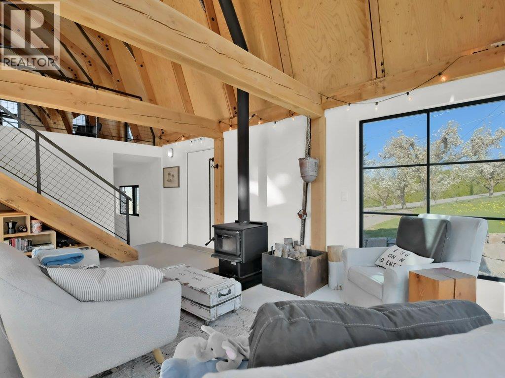 620 Boothe Road, Naramata, BC - Indoor