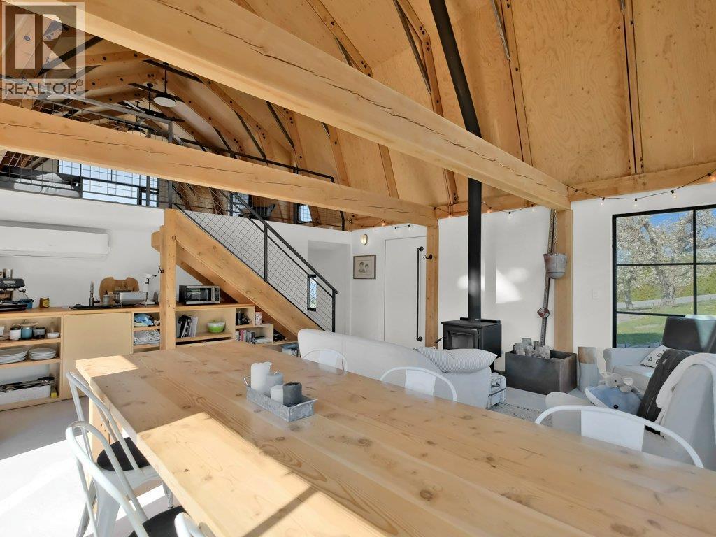 620 Boothe Road, Naramata, BC - Indoor