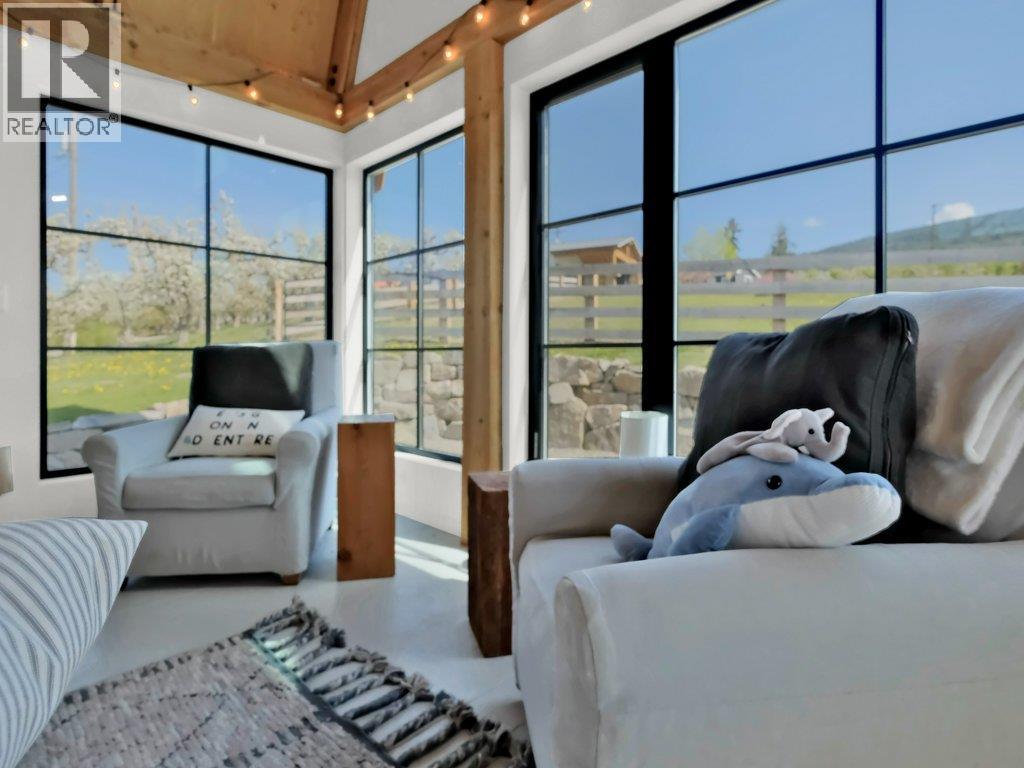 620 Boothe Road, Naramata, BC - Indoor