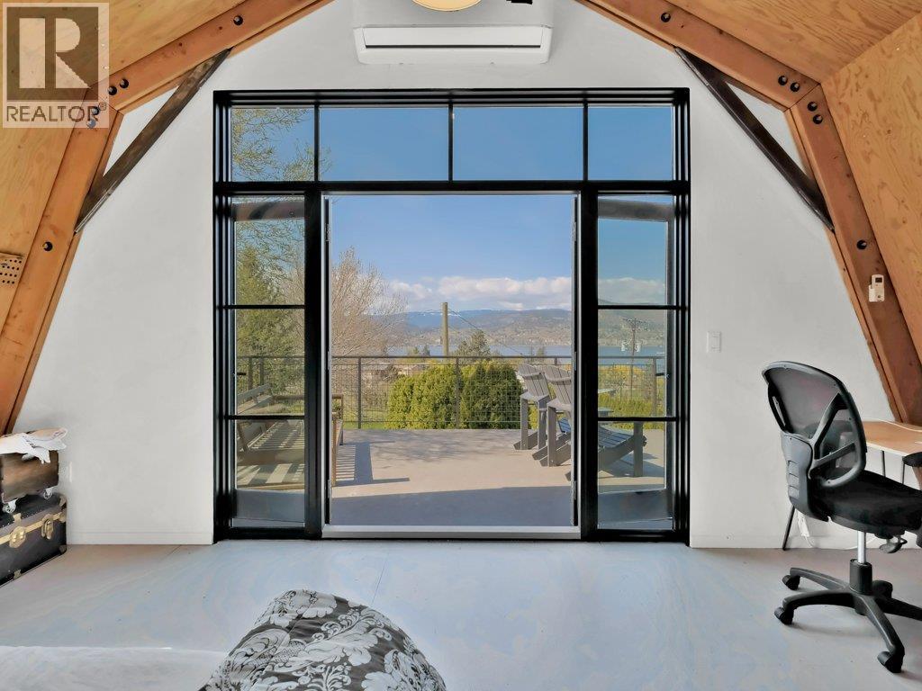 620 Boothe Road, Naramata, BC - Indoor Photo Showing Office