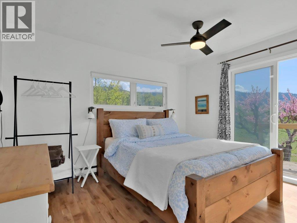 620 Boothe Road, Naramata, BC - Indoor Photo Showing Bedroom