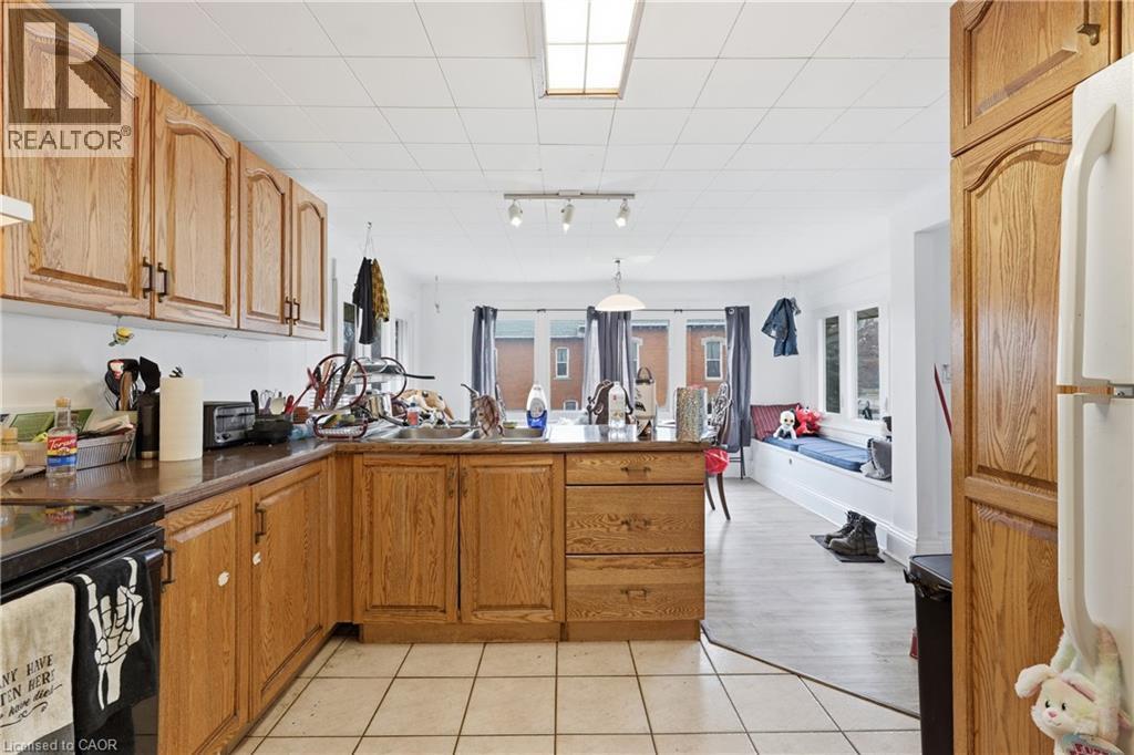 89 Main Street E, Grimsby, ON