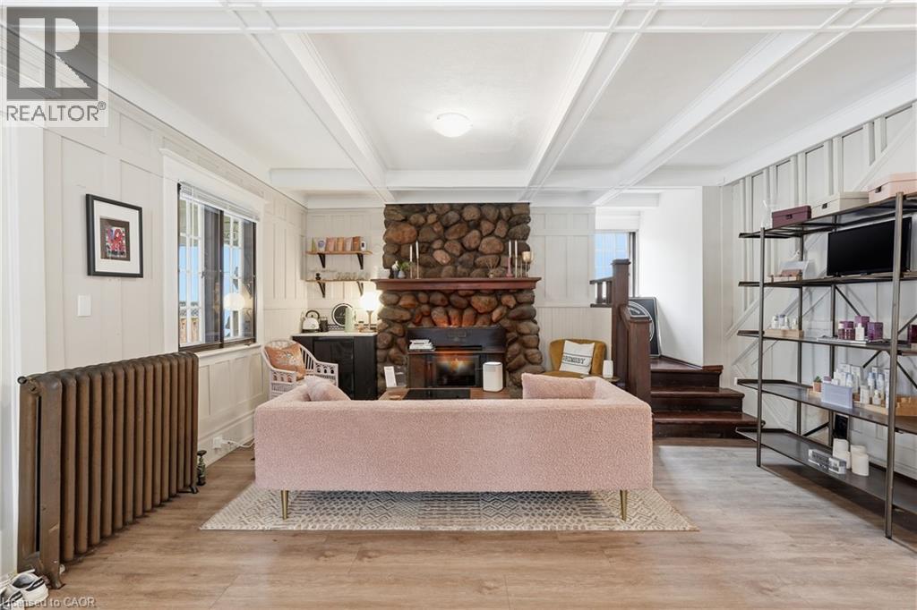 89 Main Street E, Grimsby, ON