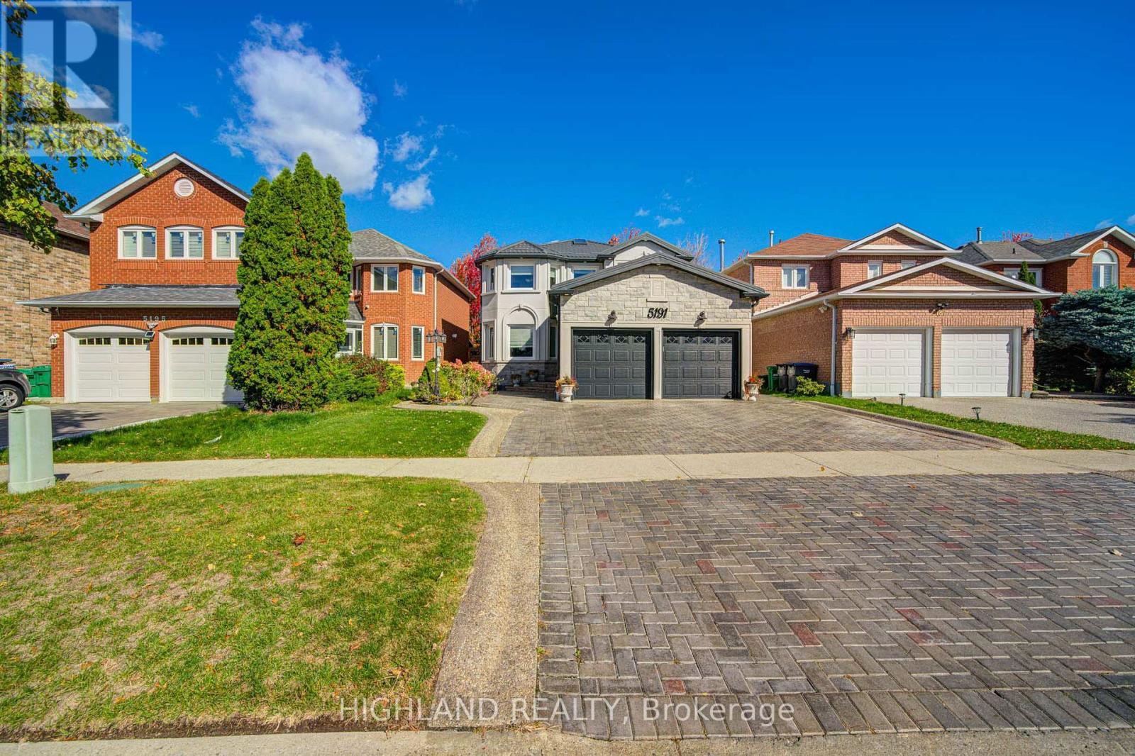 5191 Warwickshire Way, Mississauga, ON - Outdoor With Facade
