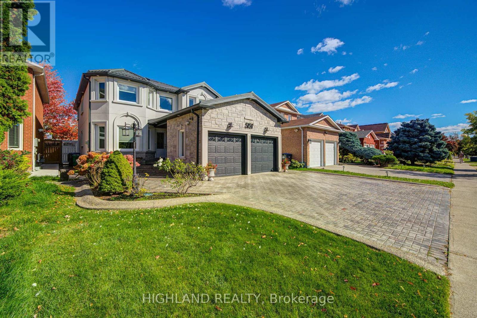 5191 Warwickshire Way, Mississauga, ON - Outdoor With Facade