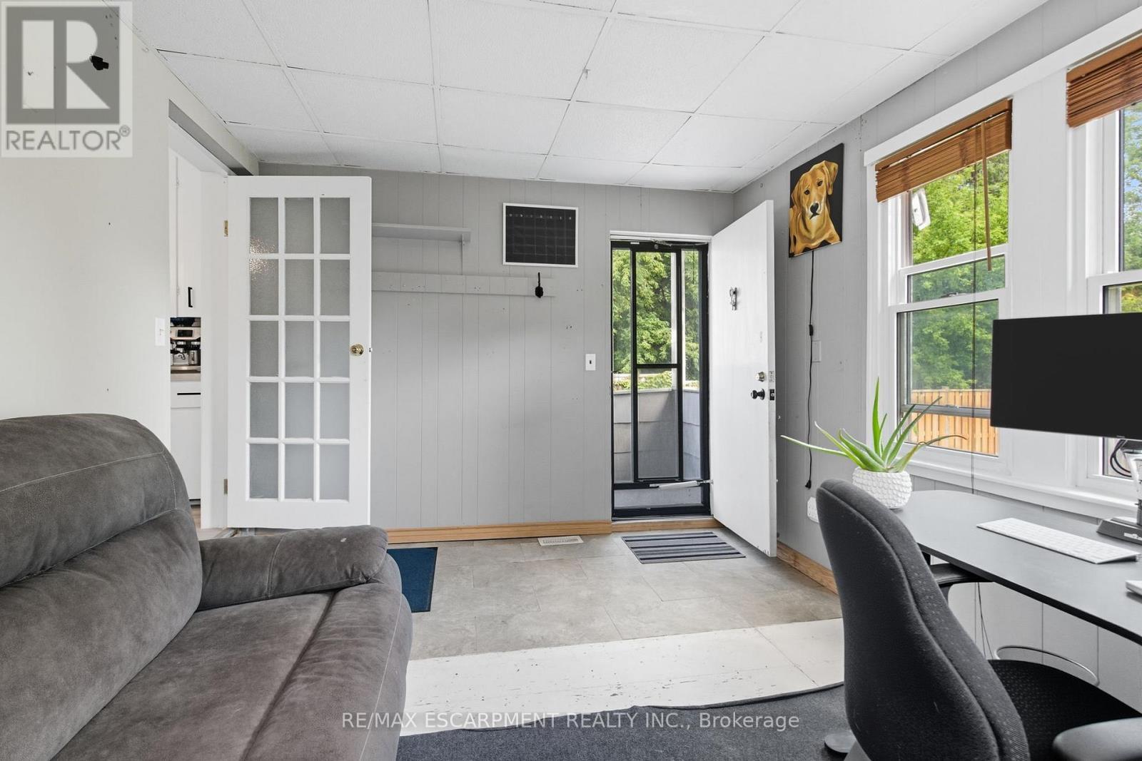 157 East 5Th Street, Hamilton, ON - Indoor Photo Showing Office
