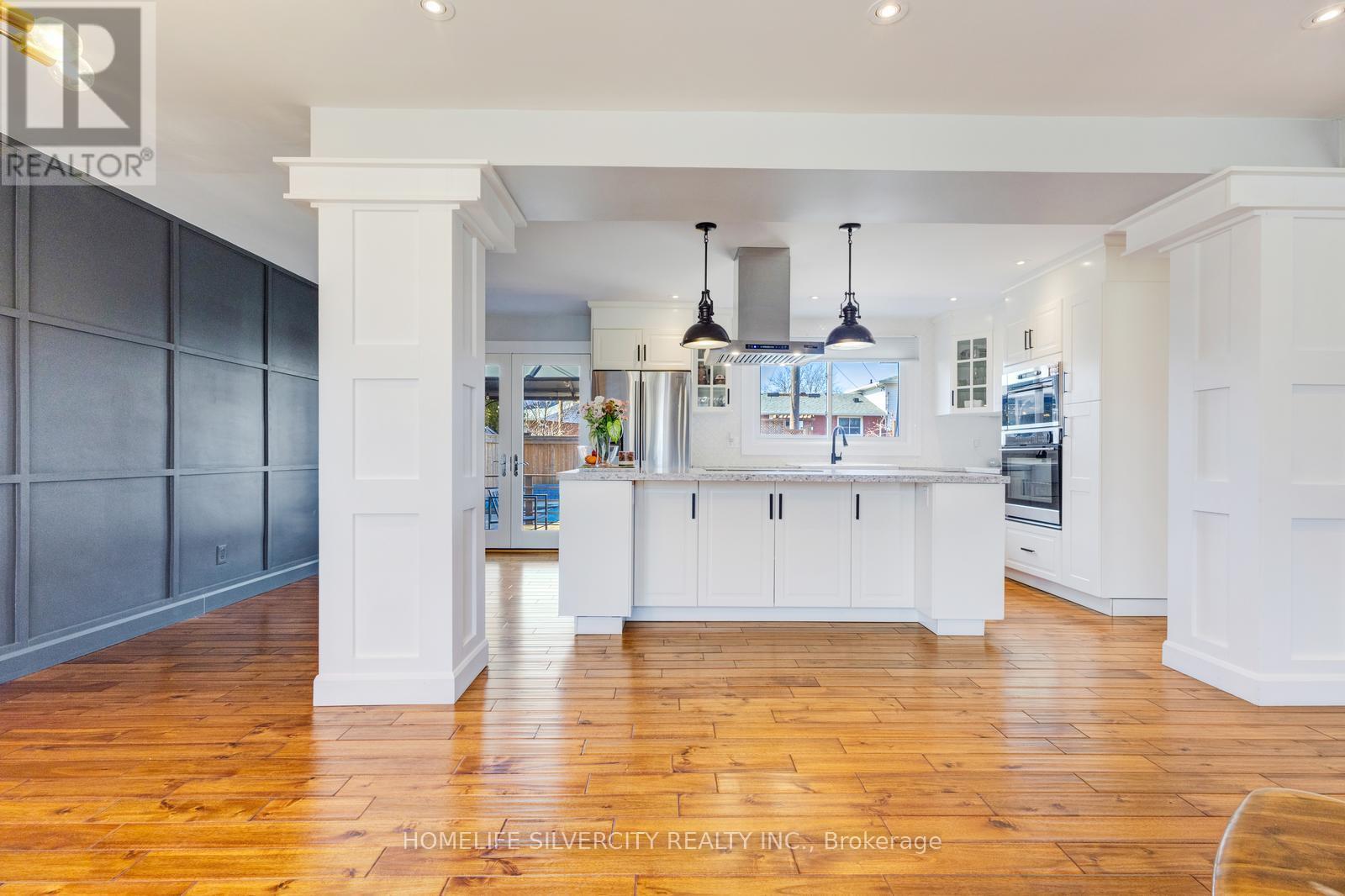 203 Montmorency Drive, Hamilton, ON - Indoor Photo Showing Kitchen