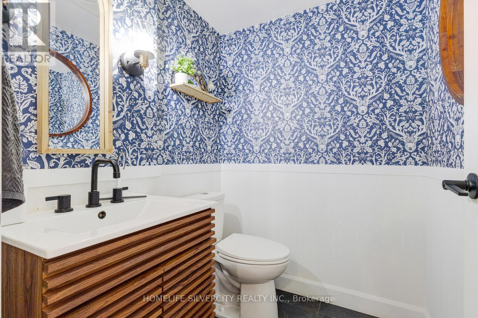 203 Montmorency Drive, Hamilton, ON - Indoor Photo Showing Bathroom