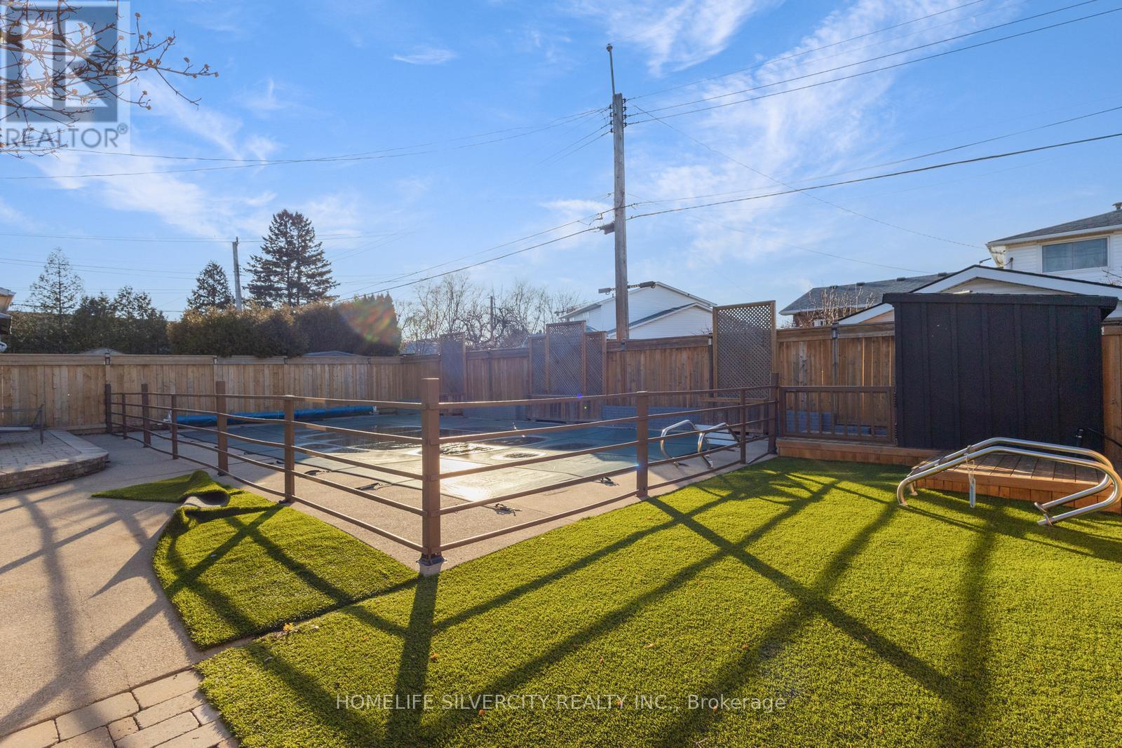 203 Montmorency Drive, Hamilton, ON - Outdoor