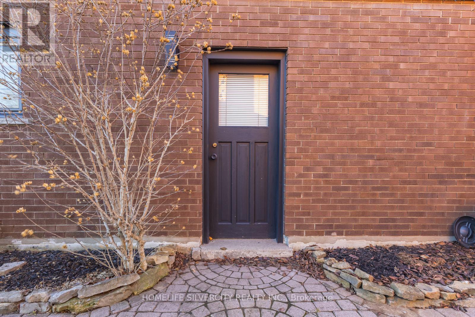 203 Montmorency Drive, Hamilton, ON - Outdoor