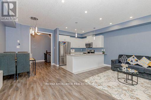 9 Hiscott Drive, Hamilton, ON - Indoor