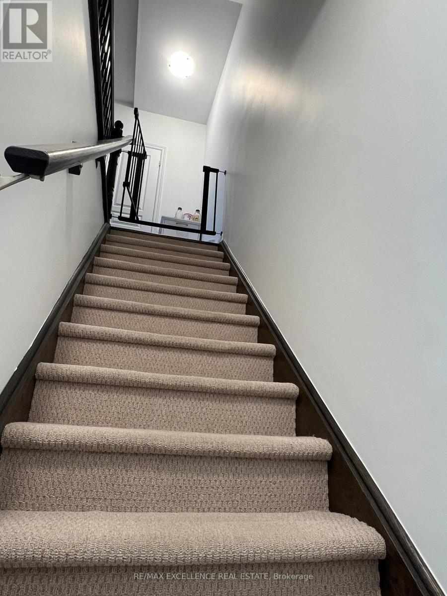 9 Hiscott Drive, Hamilton, ON - Indoor Photo Showing Other Room