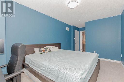 9 Hiscott Drive, Hamilton, ON - Indoor Photo Showing Bedroom